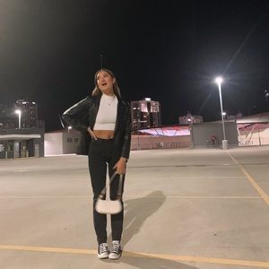 Meet your Posher, Tanami